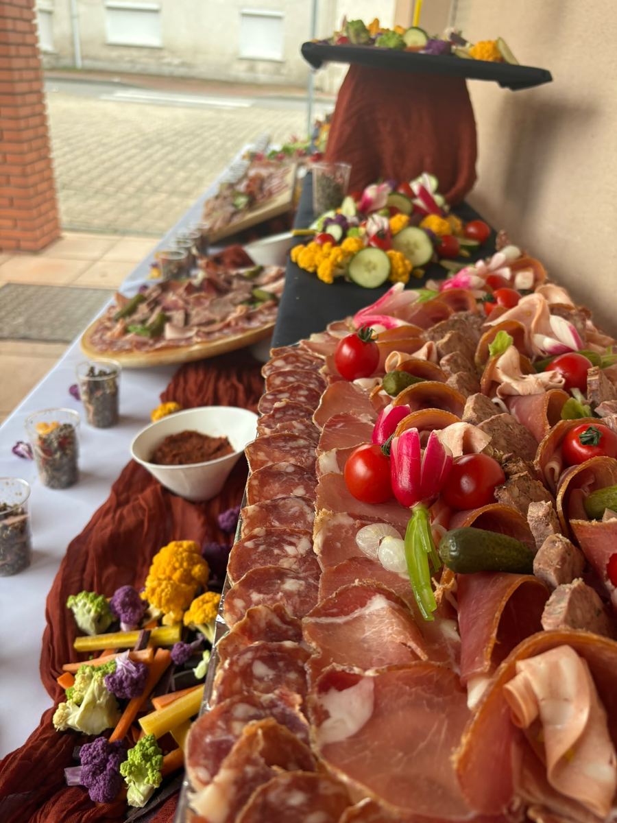 Buffet de charcuteries et crudités